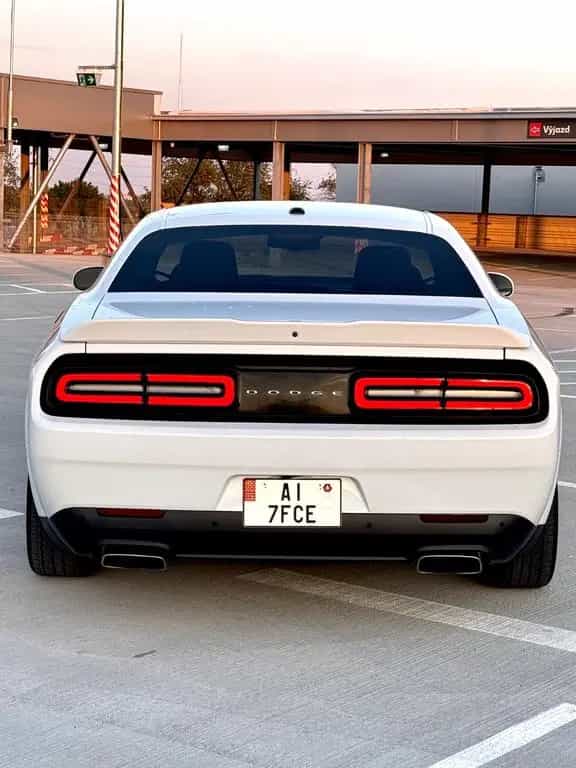 Dodge Challenger 12/2021-photo-3