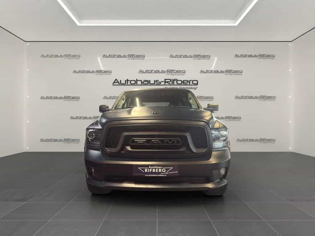 Dodge RAM 4X4 DOKA Leder/keyless/Kamera/AHK/FoliertGrü 02/2020-photo-1