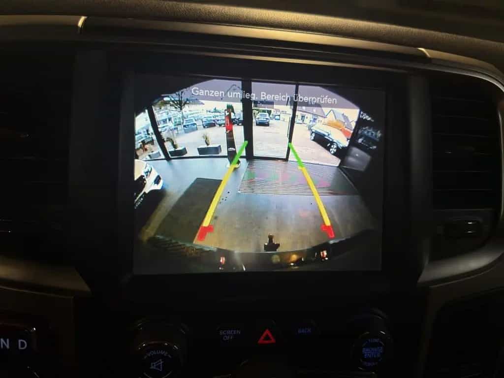Dodge RAM 4X4 DOKA Leder/keyless/Kamera/AHK/FoliertGrü 02/2020-photo-18