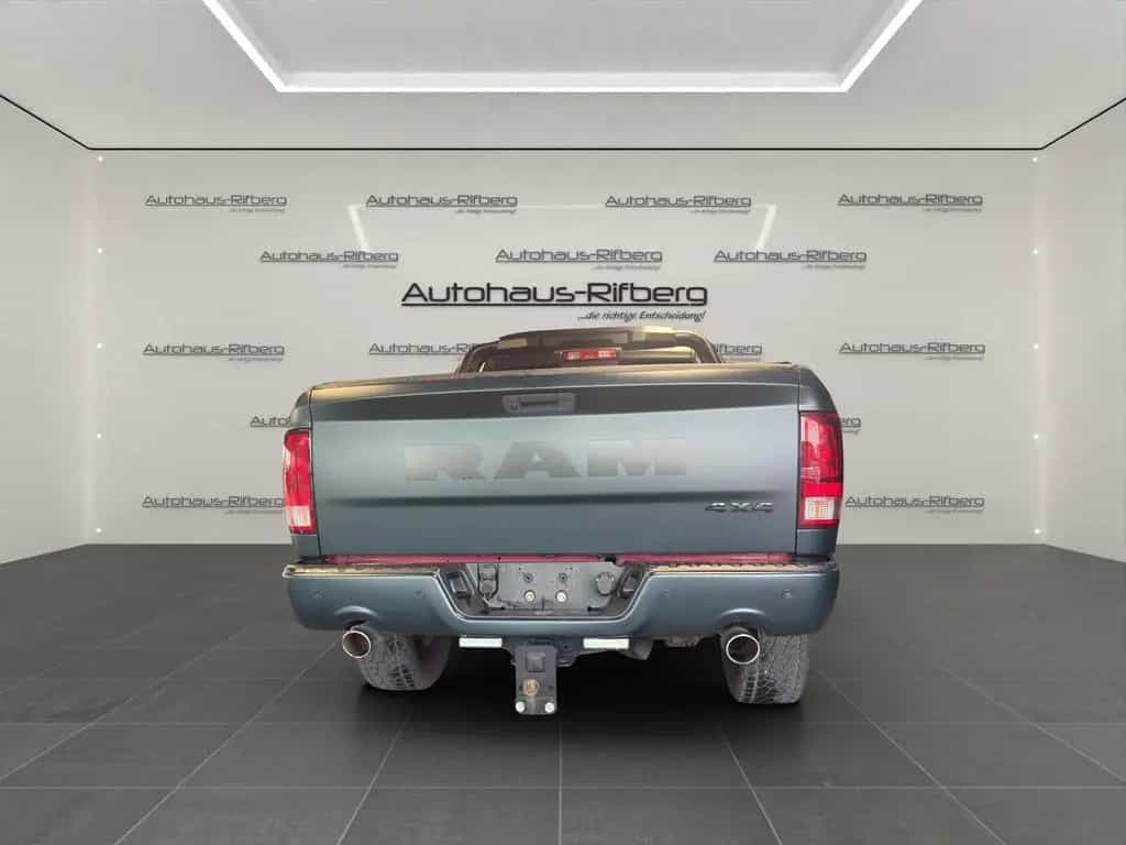 Dodge RAM 4X4 DOKA Leder/keyless/Kamera/AHK/FoliertGrü 02/2020-photo-4