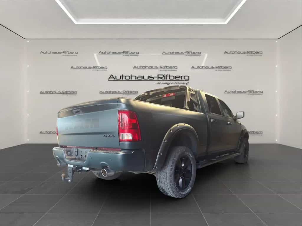 Dodge RAM 4X4 DOKA Leder/keyless/Kamera/AHK/FoliertGrü 02/2020-photo-5