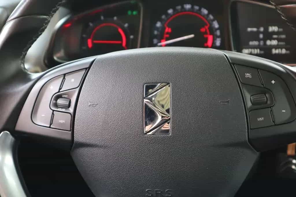 Citroën DS5 * 2.0 BLUE-HDI* HUD* TEMPOMAT* PANORAMA* PDC 12/2016-photo-38