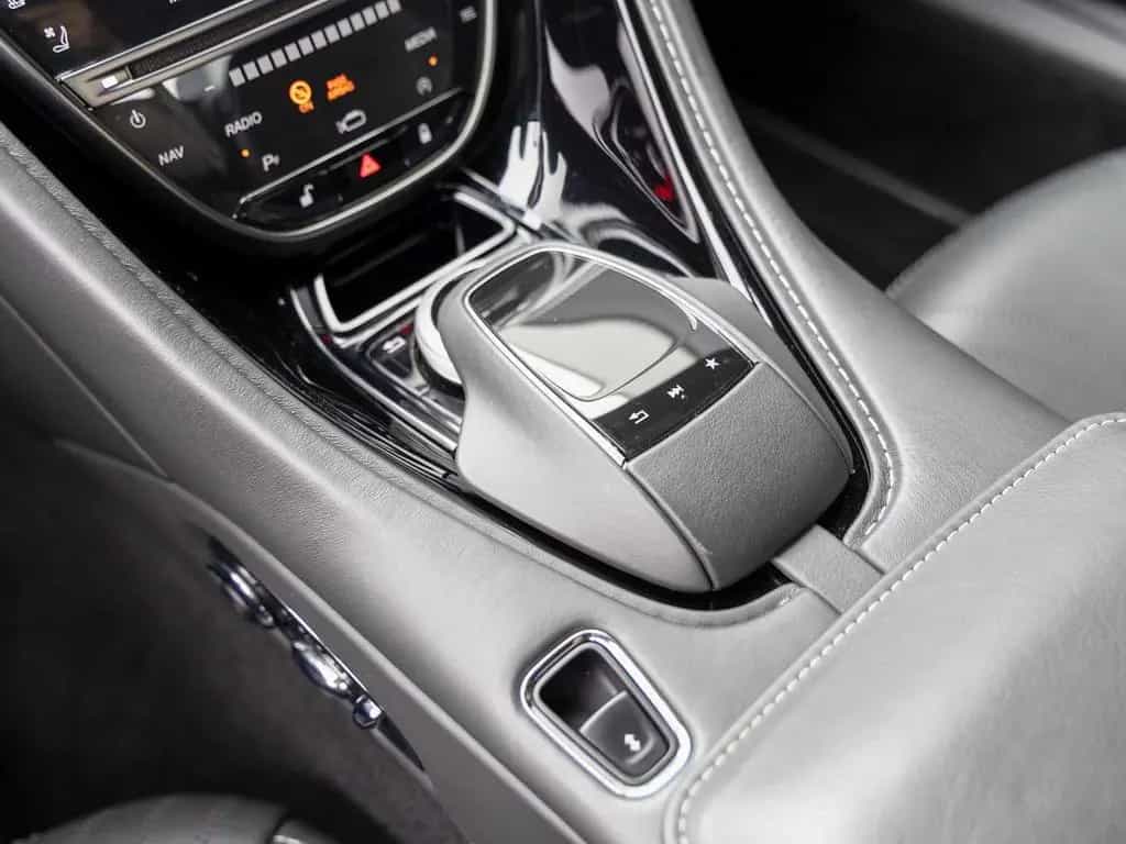 Aston Martin DB11 AMR V12 Coupe -China Grey- 02/2020-photo-19