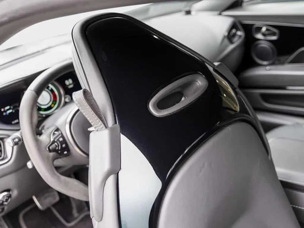 Aston Martin DB11 AMR V12 Coupe -China Grey- 02/2020-photo-21