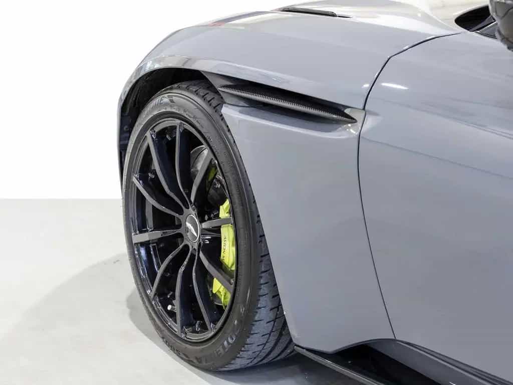 Aston Martin DB11 AMR V12 Coupe -China Grey- 02/2020-photo-8