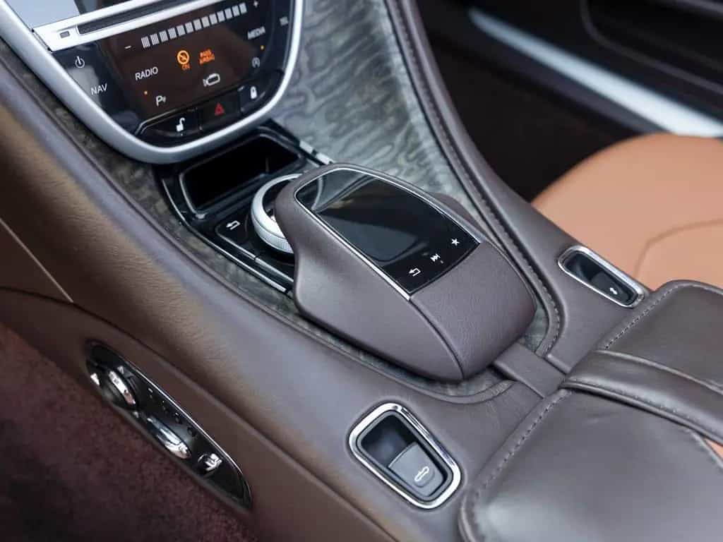 Aston Martin DBS Superleggera Volante -Berwick Bronze- 12/2020-photo-24