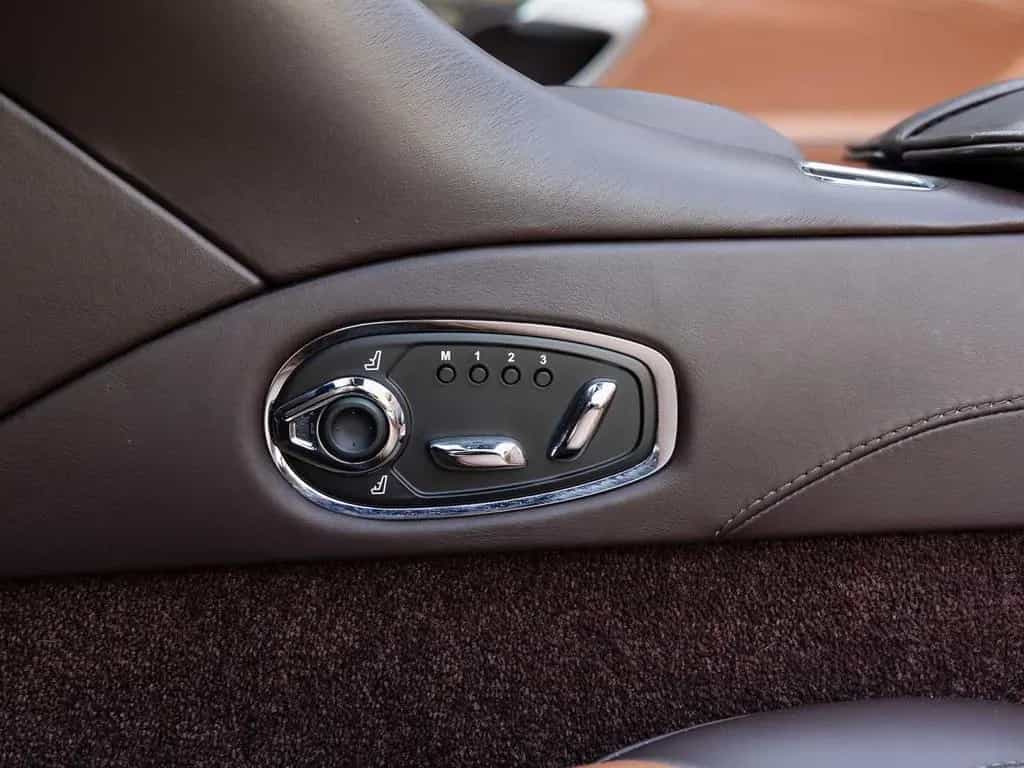 Aston Martin DBS Superleggera Volante -Berwick Bronze- 12/2020-photo-25