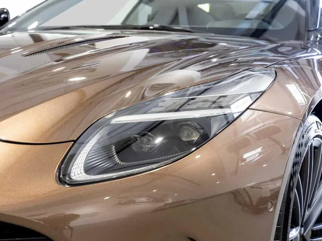Aston Martin DB12 Coupe -Magneto Bronze- null-photo-11