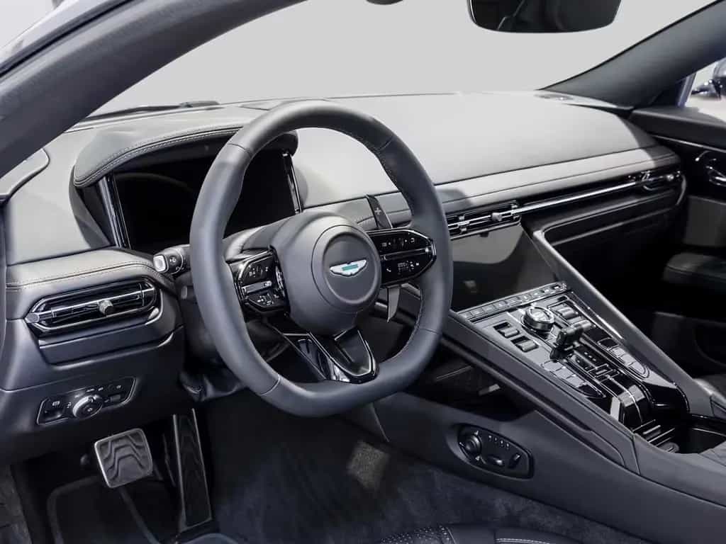 Aston Martin DB12 Coupe -Magneto Bronze- null-photo-2
