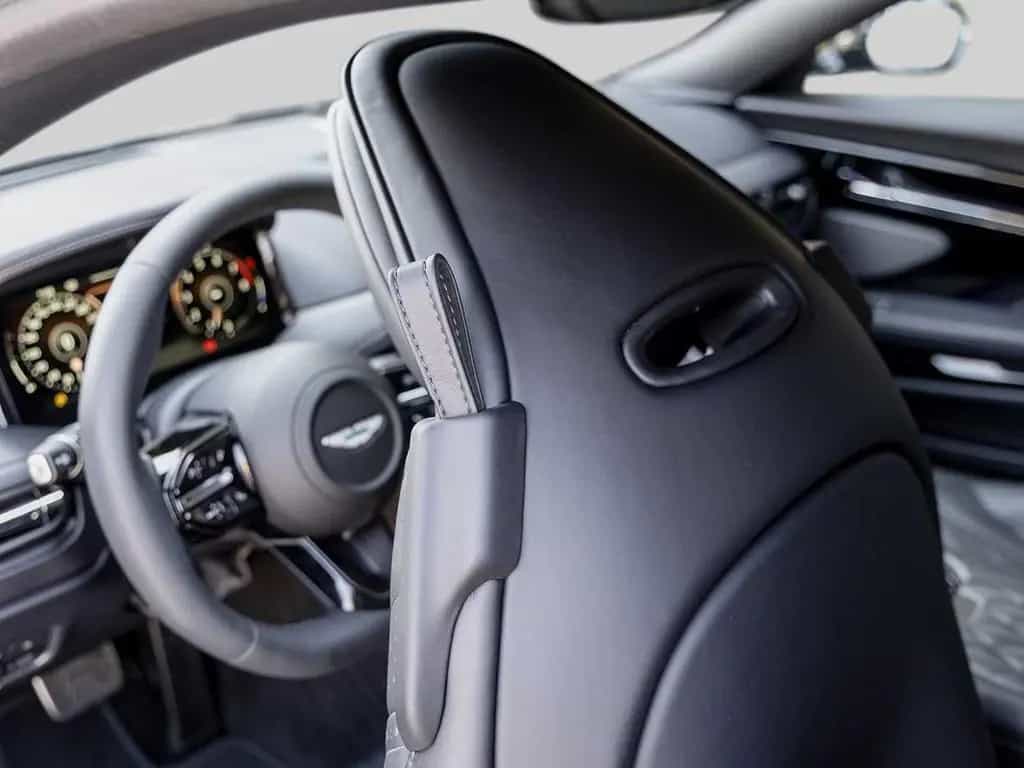 Aston Martin DB12 Coupe -Magneto Bronze- null-photo-22