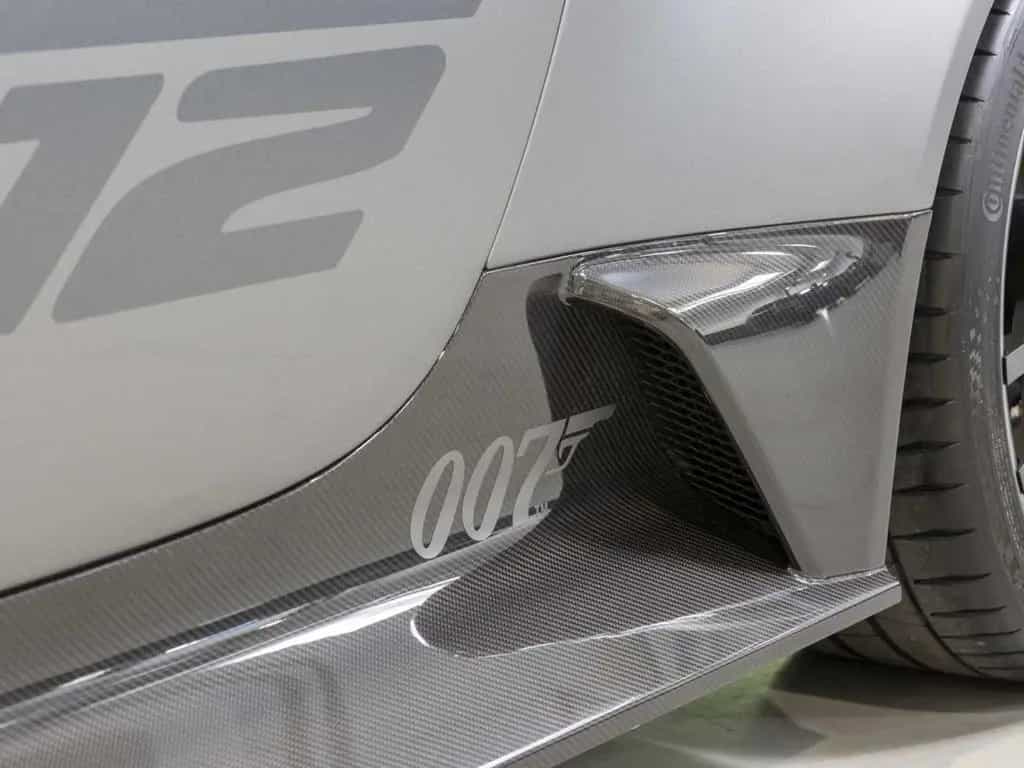 Aston Martin V12 Vantage -GT12- No. 91 / 100 01/2016-photo-16
