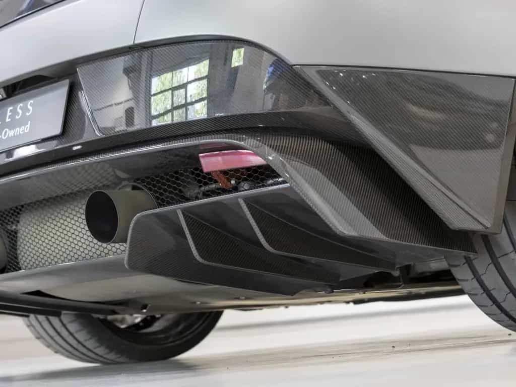 Aston Martin V12 Vantage -GT12- No. 91 / 100 01/2016-photo-19