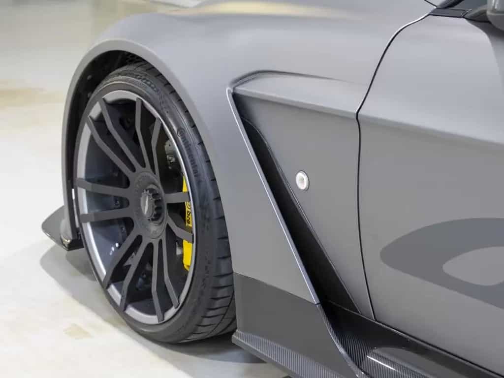 Aston Martin V12 Vantage -GT12- No. 91 / 100 01/2016-photo-8