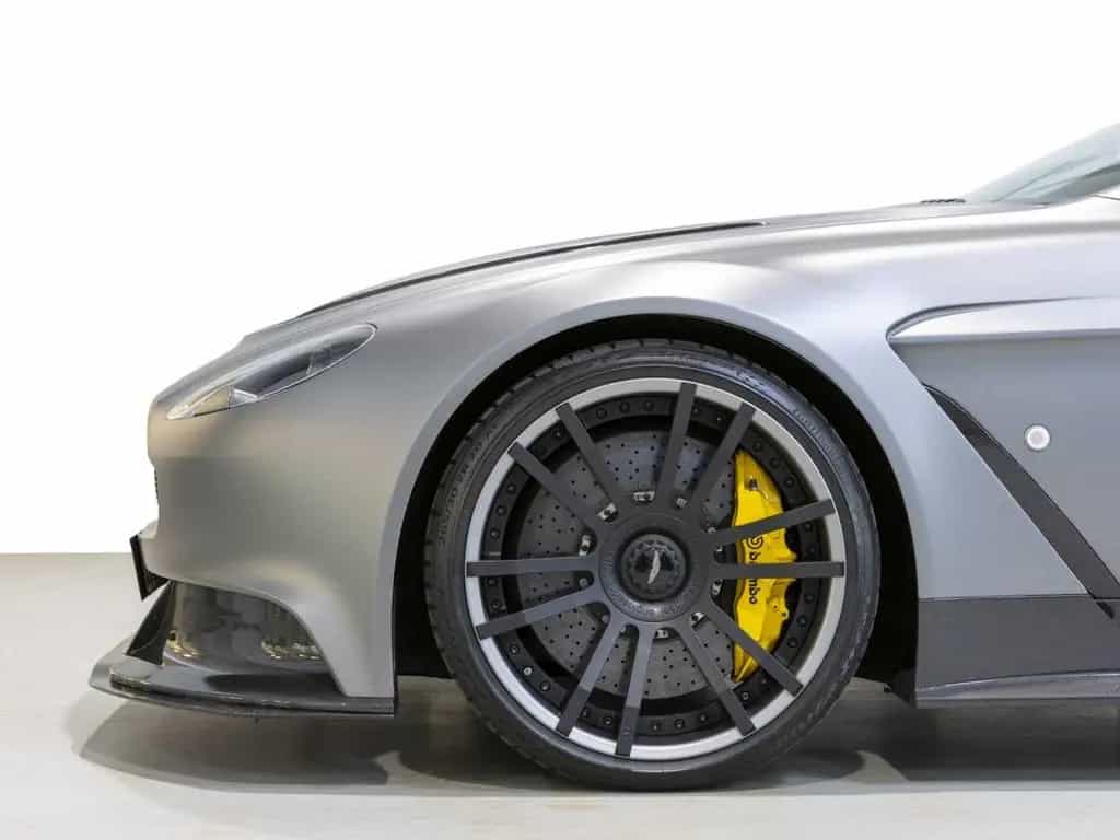 Aston Martin V12 Vantage -GT12- No. 91 / 100 01/2016-photo-9