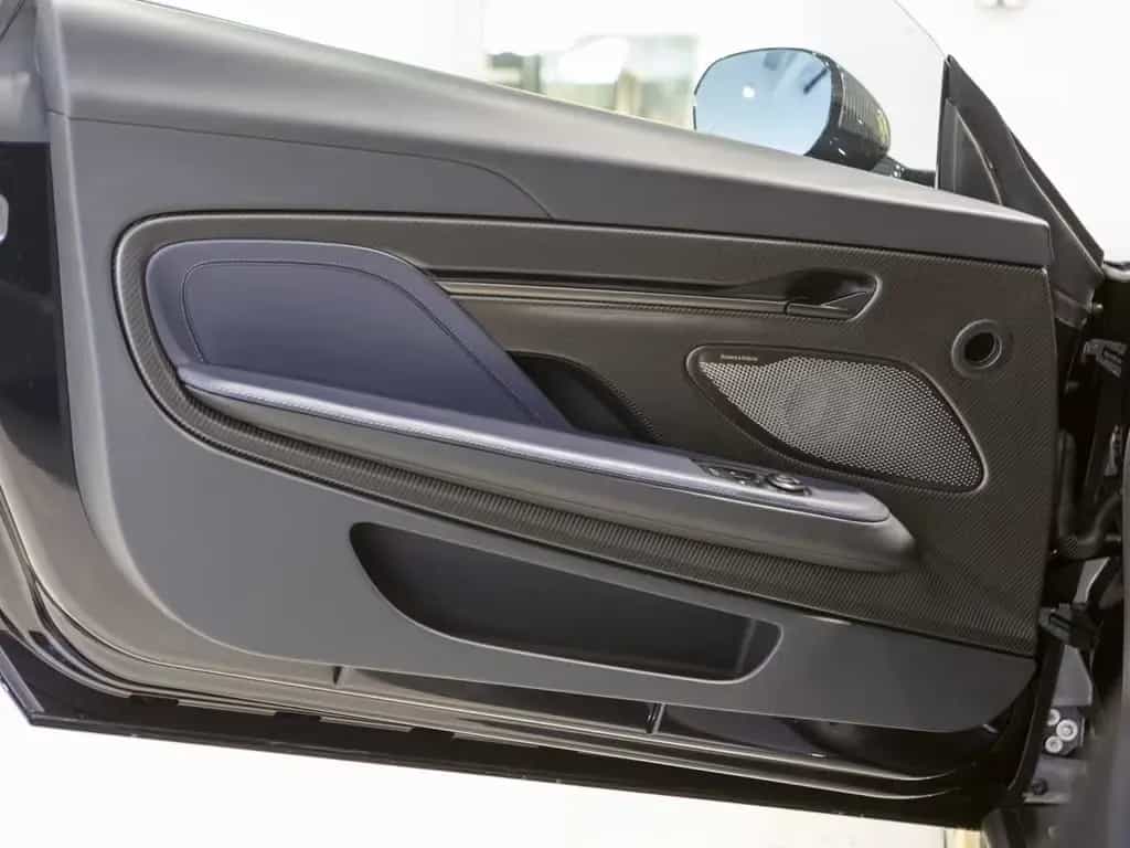 Aston Martin Vanquish V12 Vanquish -Ultramarine Black- 01/2025-photo-16