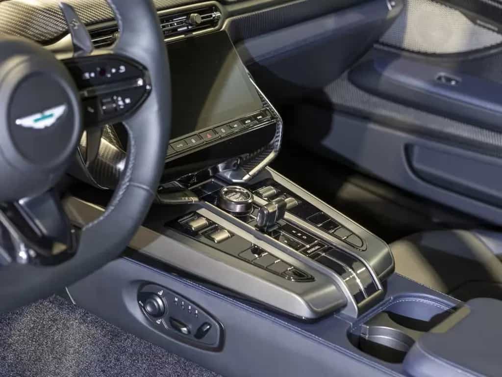 Aston Martin Vanquish V12 Vanquish -Ultramarine Black- 01/2025-photo-18