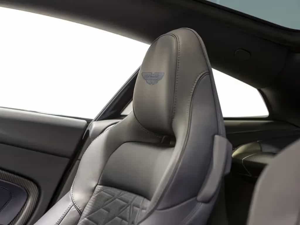 Aston Martin Vanquish V12 Vanquish -Ultramarine Black- 01/2025-photo-3