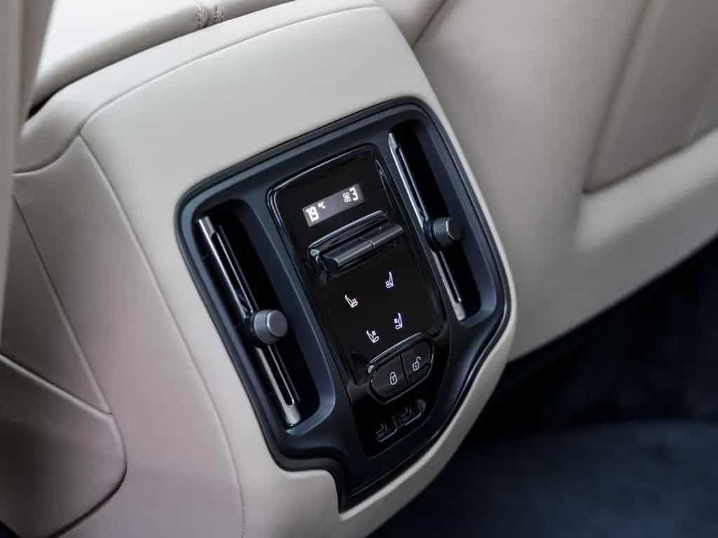 Aston Martin DBX 707 -China Grey- null-photo-24