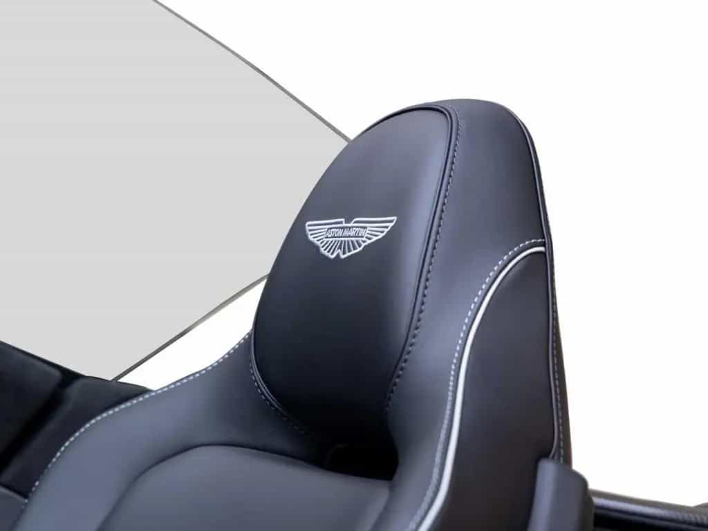 Aston Martin Vanquish Volante -Aluminite Silver- null-photo-4