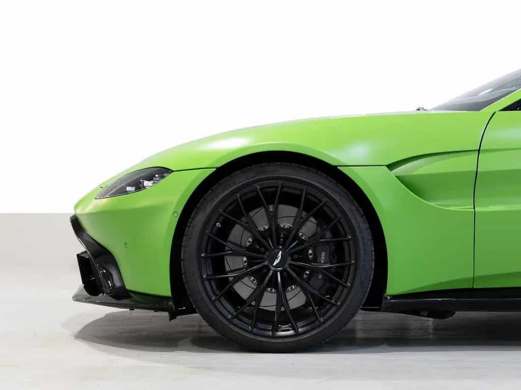 Aston Martin V8 Vantage Roadster -Racing Line Kermit Green- 04/2022-photo-12