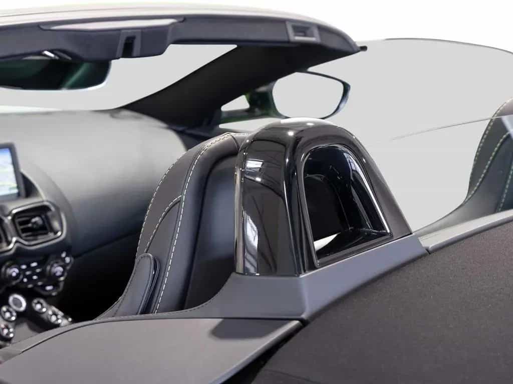 Aston Martin V8 Vantage Roadster -Racing Line Kermit Green- 04/2022-photo-18