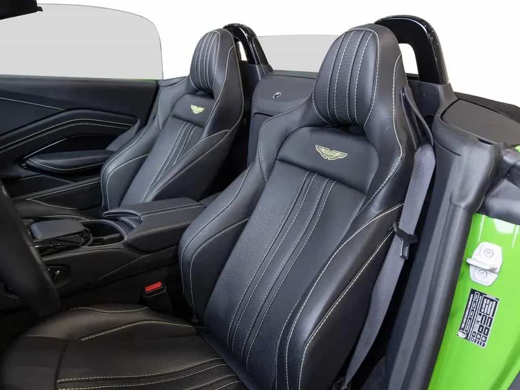 Aston Martin V8 Vantage Roadster -Racing Line Kermit Green- 04/2022-photo-19
