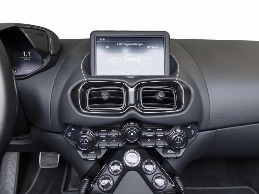 Aston Martin V8 Vantage Roadster -Racing Line Kermit Green- 04/2022-photo-22