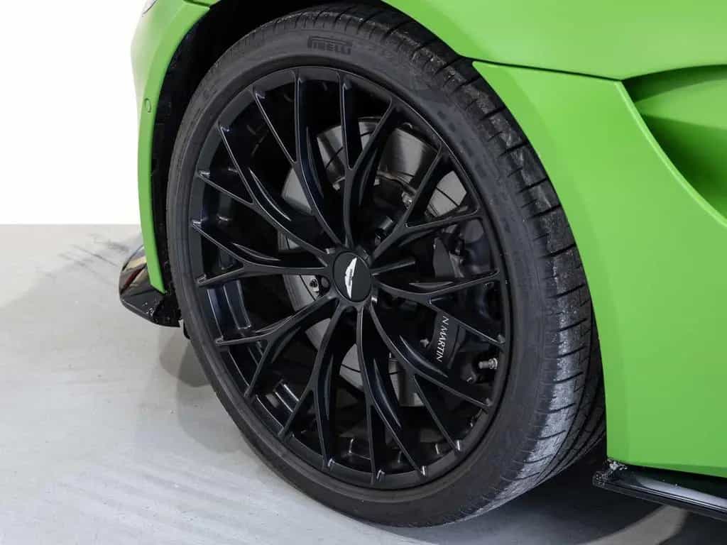 Aston Martin V8 Vantage Roadster -Racing Line Kermit Green- 04/2022-photo-3