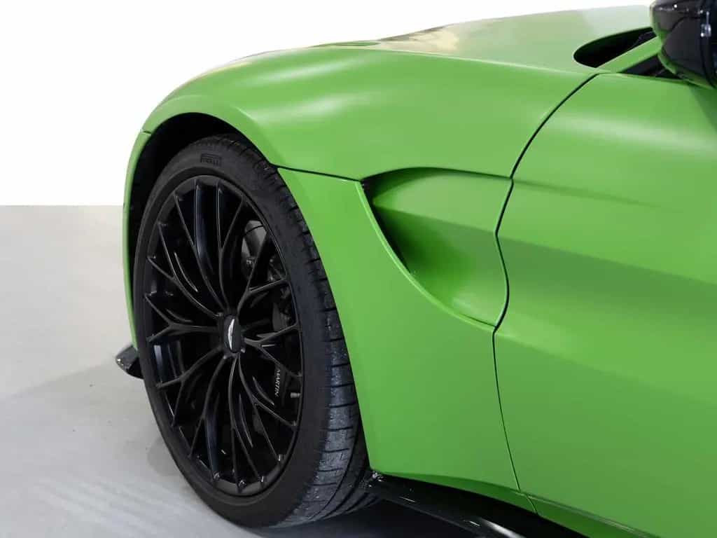 Aston Martin V8 Vantage Roadster -Racing Line Kermit Green- 04/2022-photo-8
