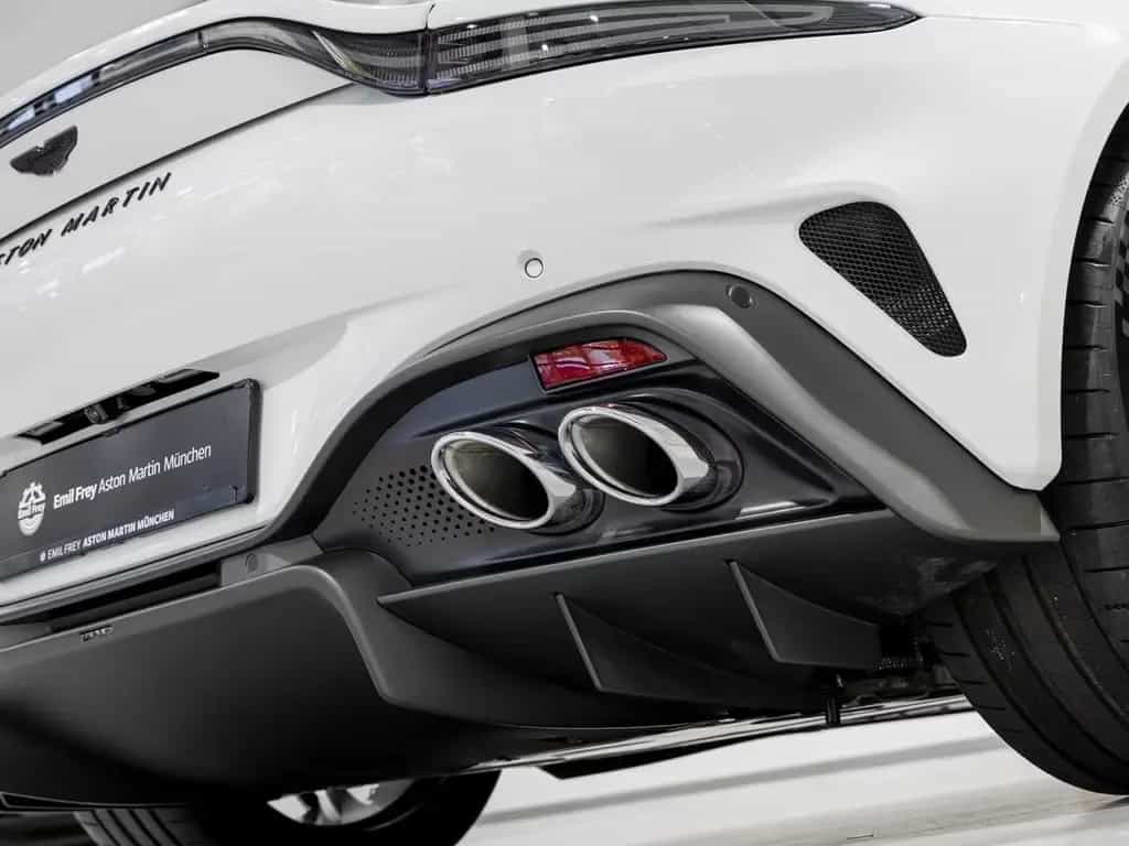 Aston Martin V8 Vantage -Lunar White- null-photo-14