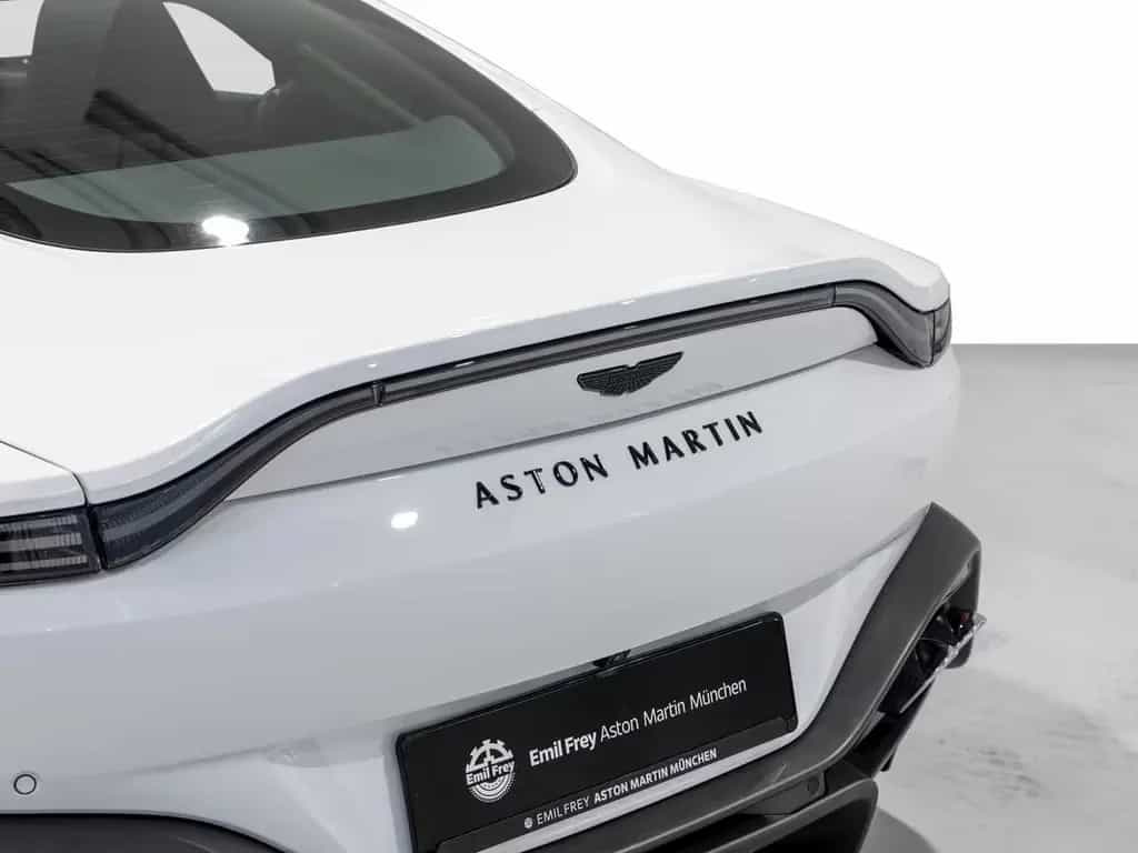 Aston Martin V8 Vantage -Lunar White- null-photo-7