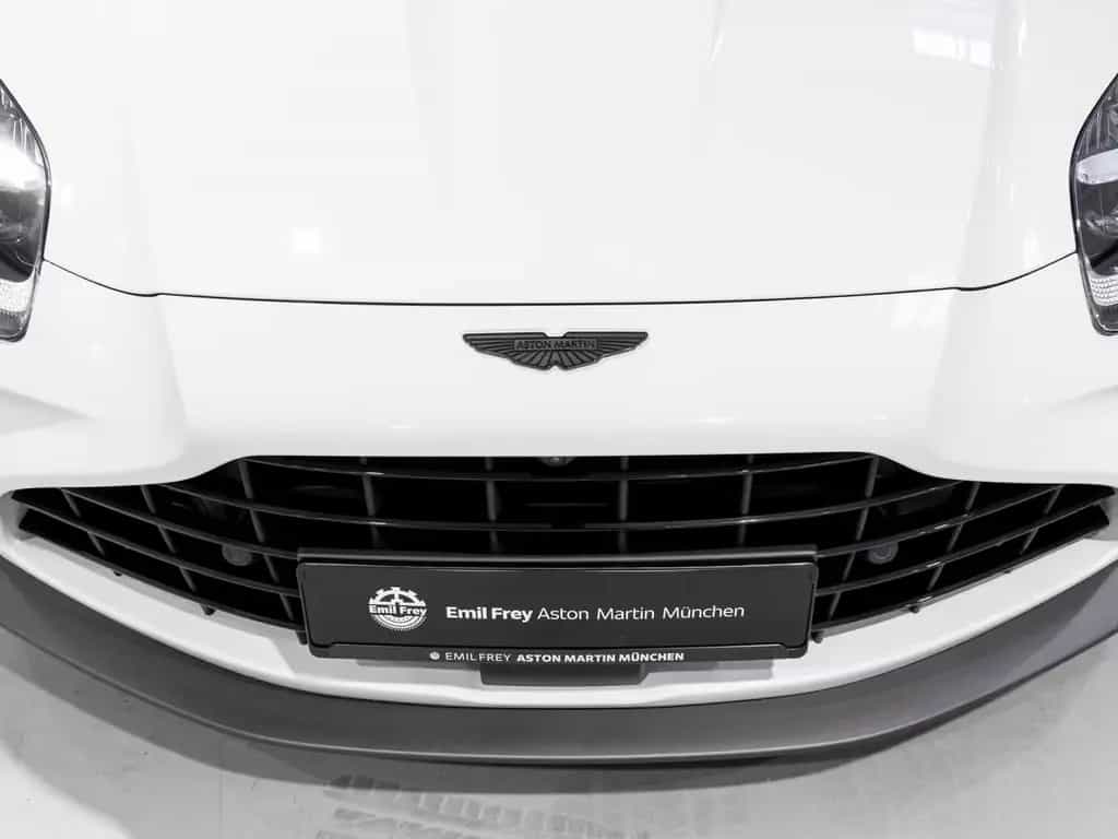 Aston Martin V8 Vantage -Lunar White- null-photo-9
