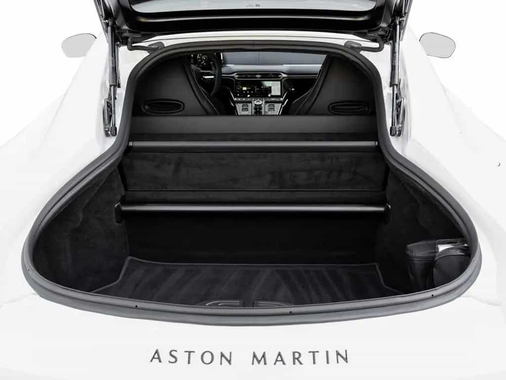 Aston Martin V8 Vantage -Zenith White- 01/2026-photo-13