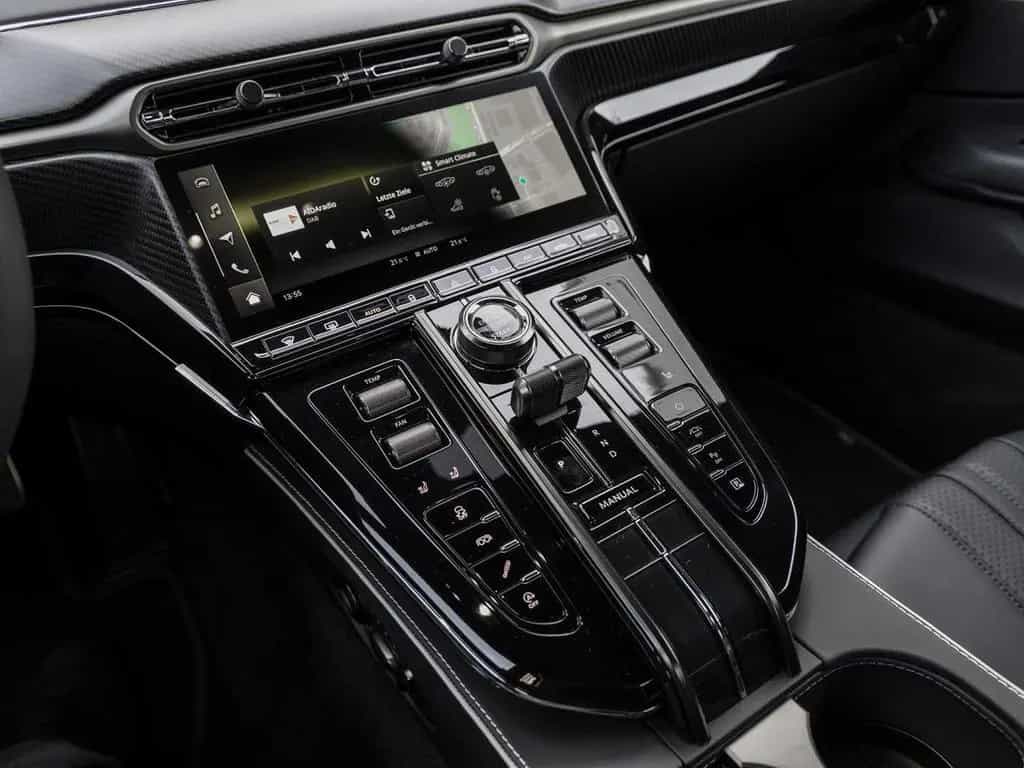 Aston Martin V8 Vantage -Zenith White- 01/2026-photo-21