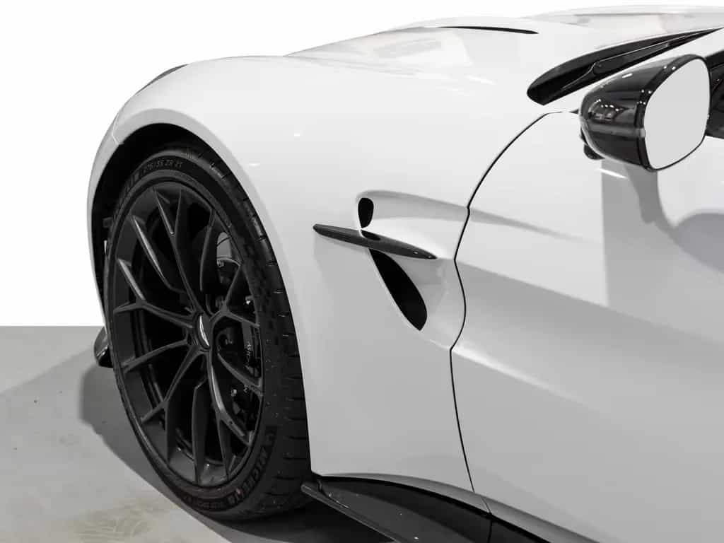 Aston Martin V8 Vantage -Zenith White- 01/2026-photo-8