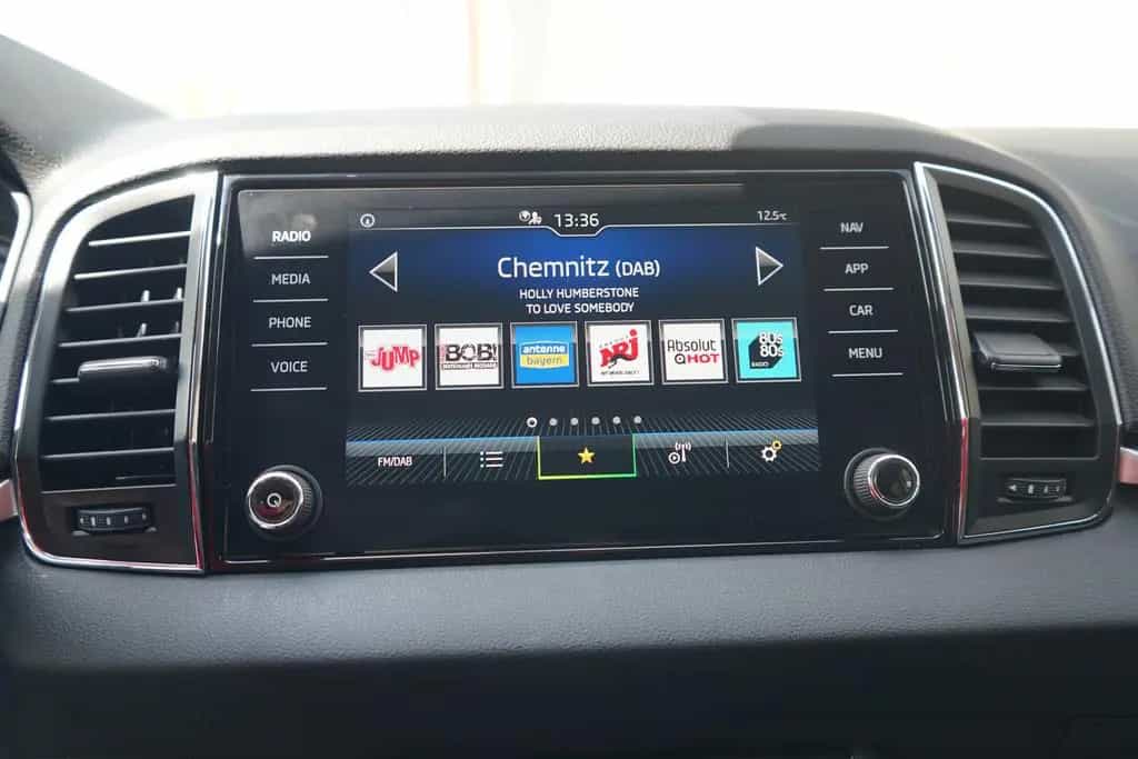 Skoda Karoq 1.5 TSI Clever LED SmartLink Tempomat DAB 07/2022-photo-12
