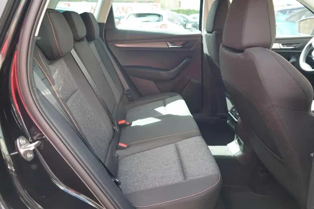 Skoda Karoq 1.5 TSI Clever LED SmartLink Tempomat DAB 07/2022-photo-27