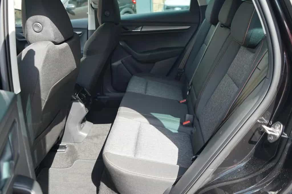Skoda Karoq 1.5 TSI Clever LED SmartLink Tempomat DAB 07/2022-photo-29