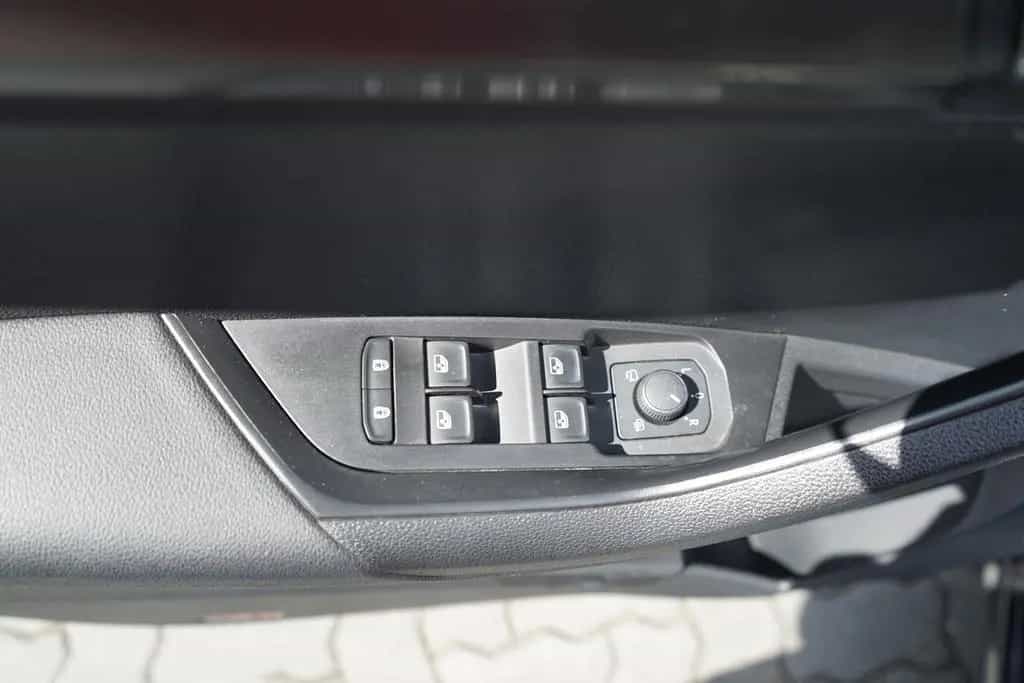 Skoda Karoq 1.5 TSI Clever LED SmartLink Tempomat DAB 07/2022-photo-33