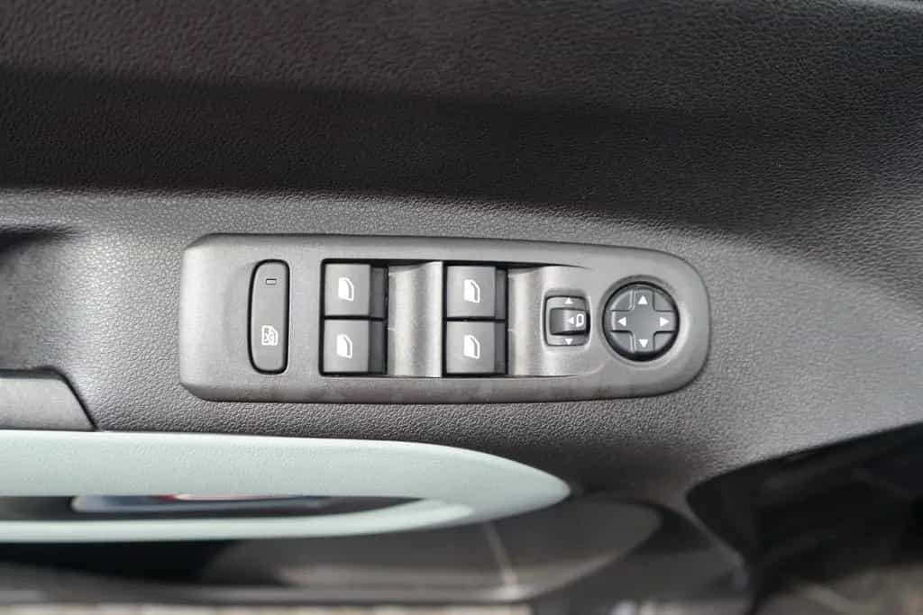 Citroën Berlingo 1.5 Blue-HDi Shine M Navi Panorama AHK 10/2018-photo-27