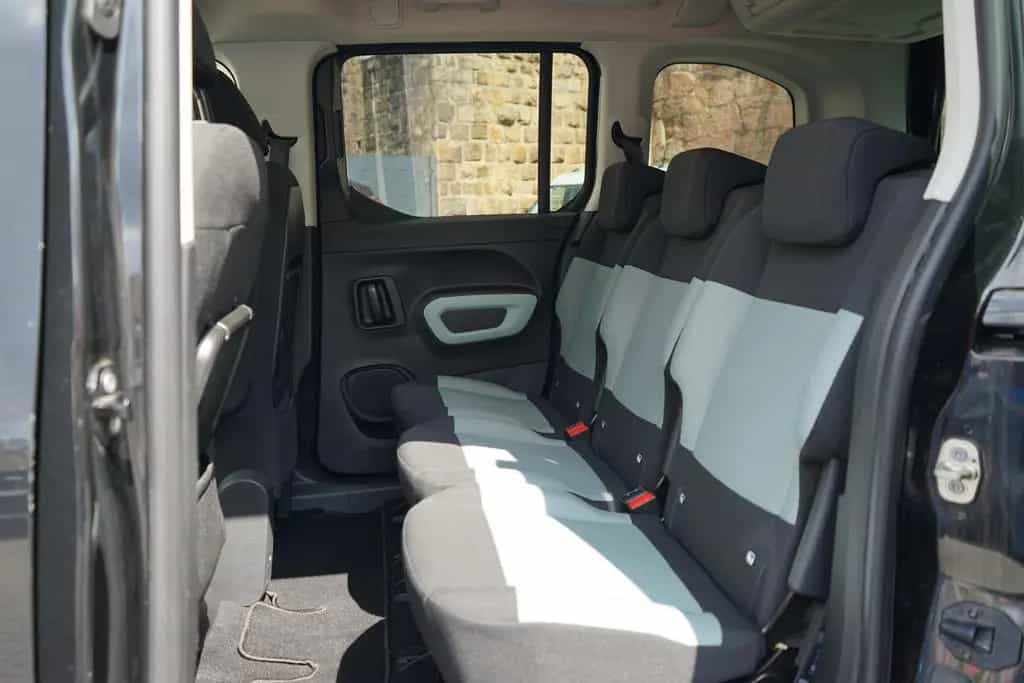Citroën Berlingo 1.5 Blue-HDi Shine M Navi Panorama AHK 10/2018-photo-31