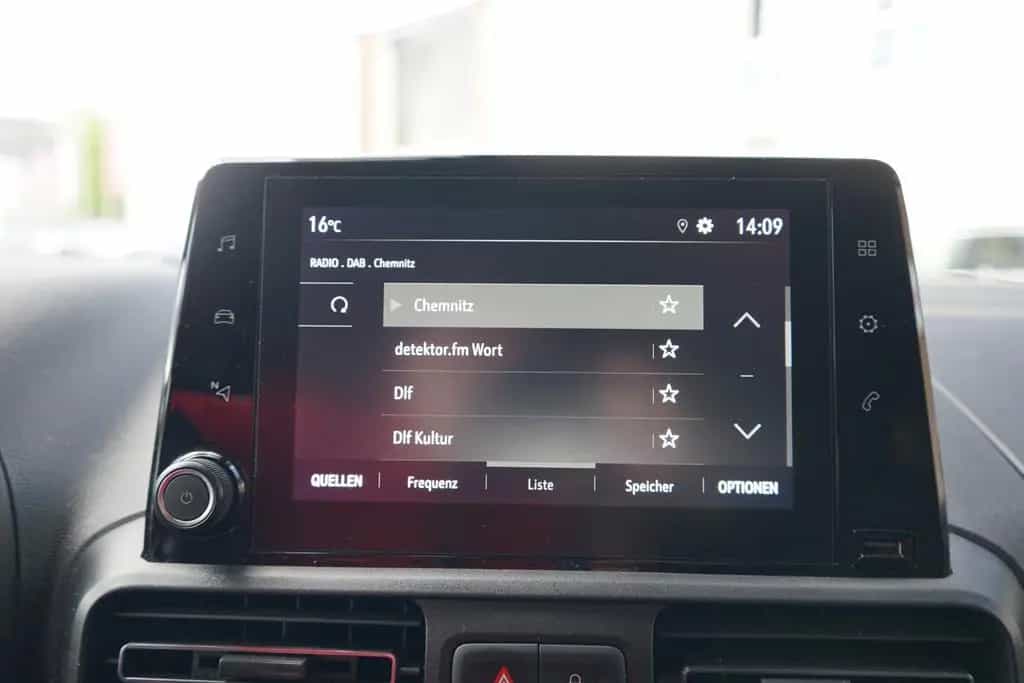 Opel Combo Life E 1.2 Elegance Fernlichtassistent PDC 05/2020-photo-11