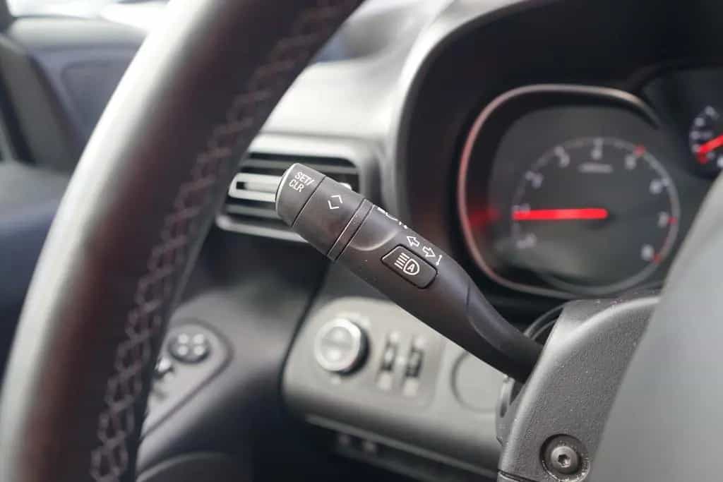 Opel Combo Life E 1.2 Elegance Fernlichtassistent PDC 05/2020-photo-18