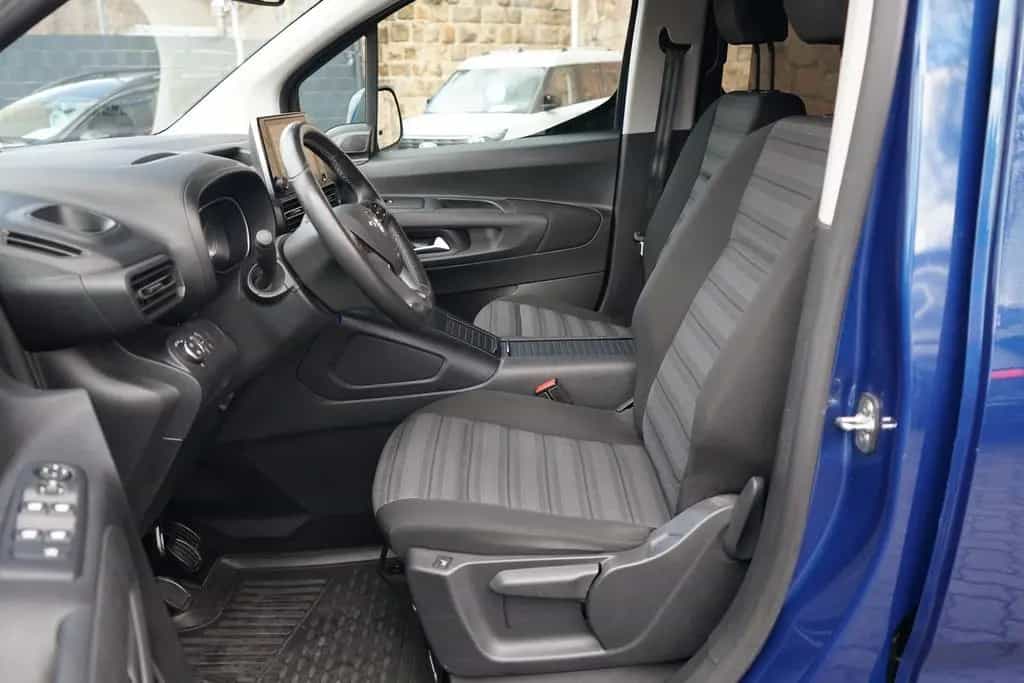 Opel Combo Life E 1.2 Elegance Fernlichtassistent PDC 05/2020-photo-25