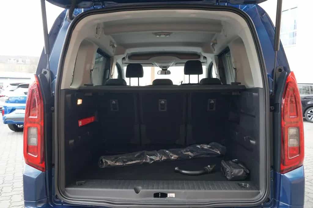Opel Combo Life E 1.2 Elegance Fernlichtassistent PDC 05/2020-photo-31