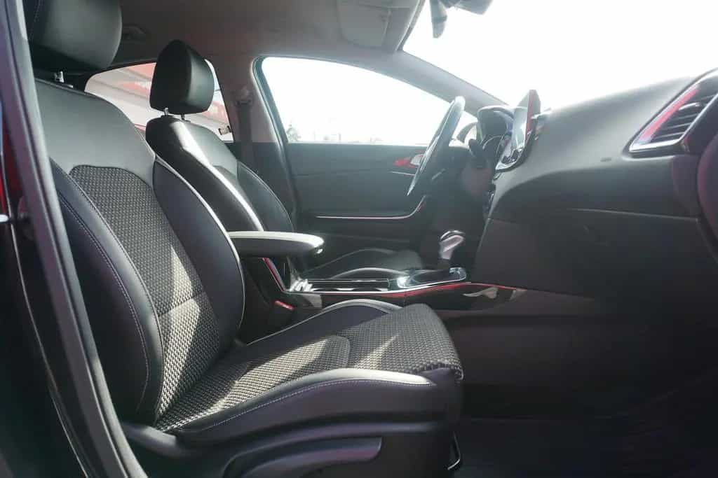 Kia XCeed 1.4 T-GDI Vision Aut. LED Navi AHK Kamera 03/2020-photo-9