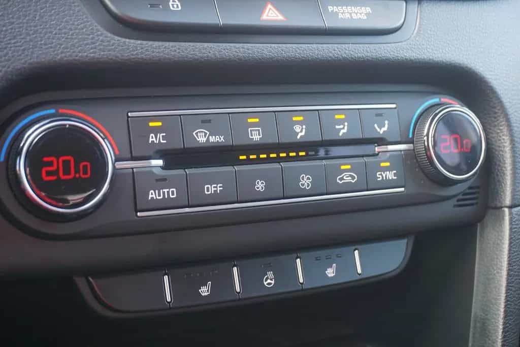 Kia XCeed 1.4 T-GDI Vision Aut. LED Navi AHK Kamera 03/2020-photo-14
