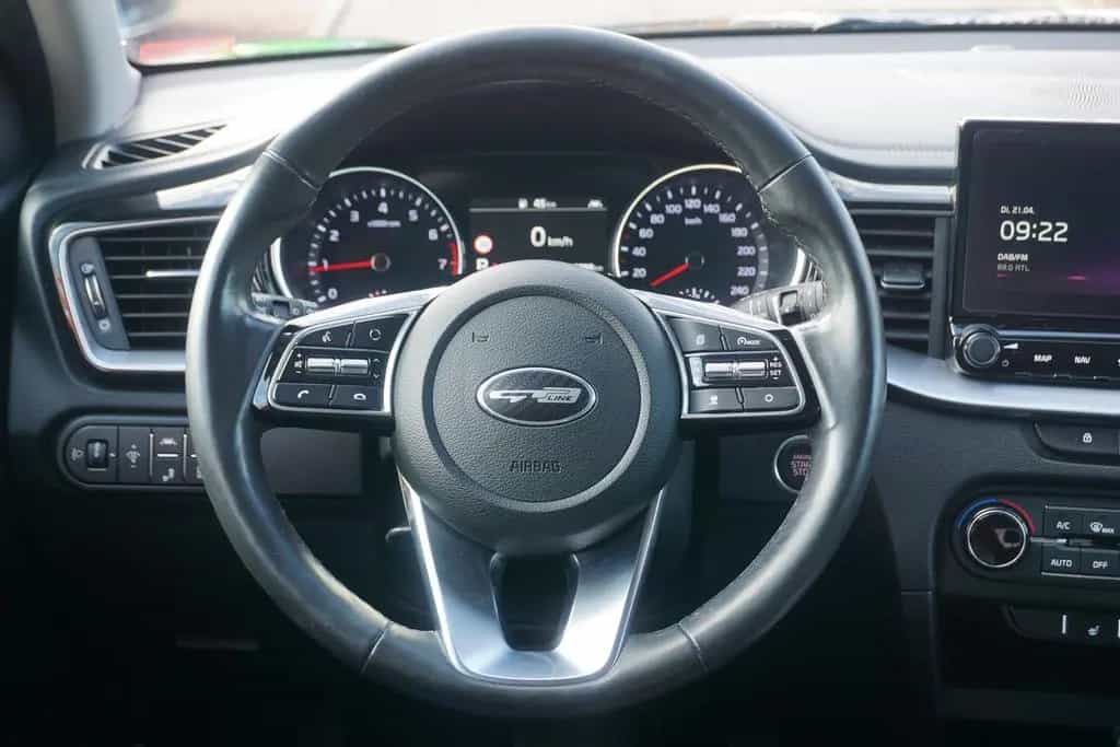 Kia XCeed 1.4 T-GDI Vision Aut. LED Navi AHK Kamera 03/2020-photo-19
