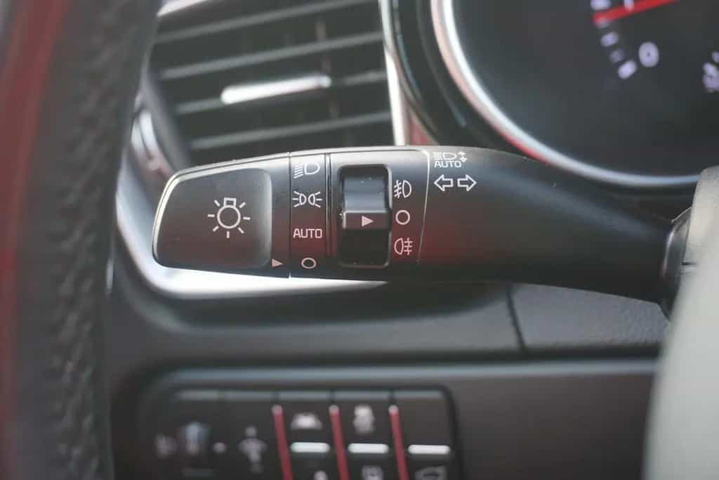 Kia XCeed 1.4 T-GDI Vision Aut. LED Navi AHK Kamera 03/2020-photo-23
