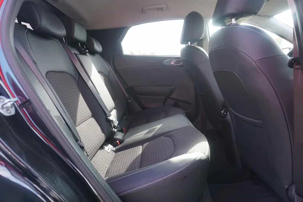 Kia XCeed 1.4 T-GDI Vision Aut. LED Navi AHK Kamera 03/2020-photo-29